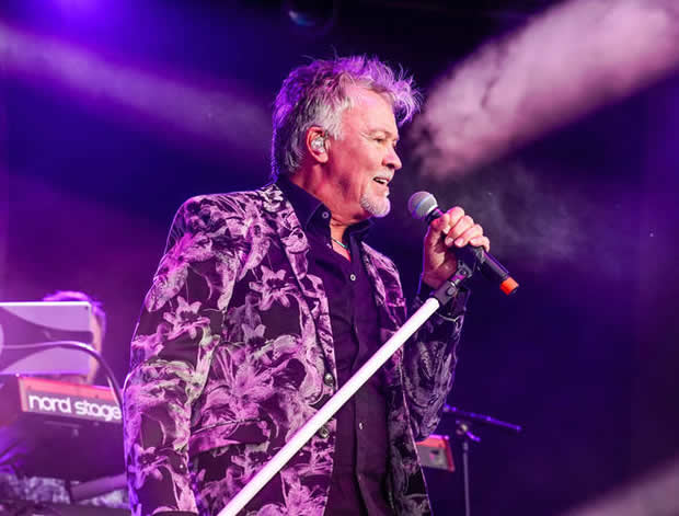 Ir a la Web Oficial de Paul Young Paul Young
